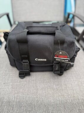 Canon Gadget Camera Bag 2400 - Black, DSLR, New With Tags,Shoulder Strap,Handles